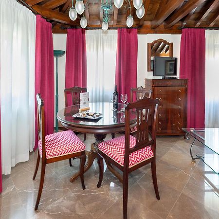 Apartamentos En Pleno Centro, Aljibe Rodrigo Del Campo 2B グラナダ エクステリア 写真