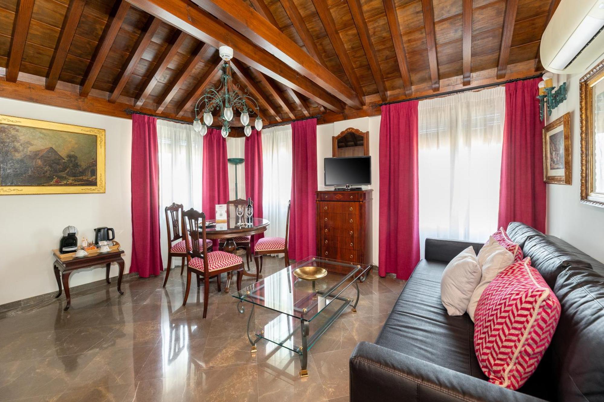 Apartamentos En Pleno Centro, Aljibe Rodrigo Del Campo 2B グラナダ エクステリア 写真