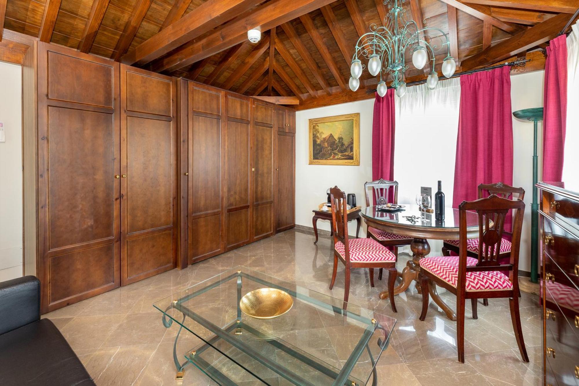 Apartamentos En Pleno Centro, Aljibe Rodrigo Del Campo 2B グラナダ エクステリア 写真