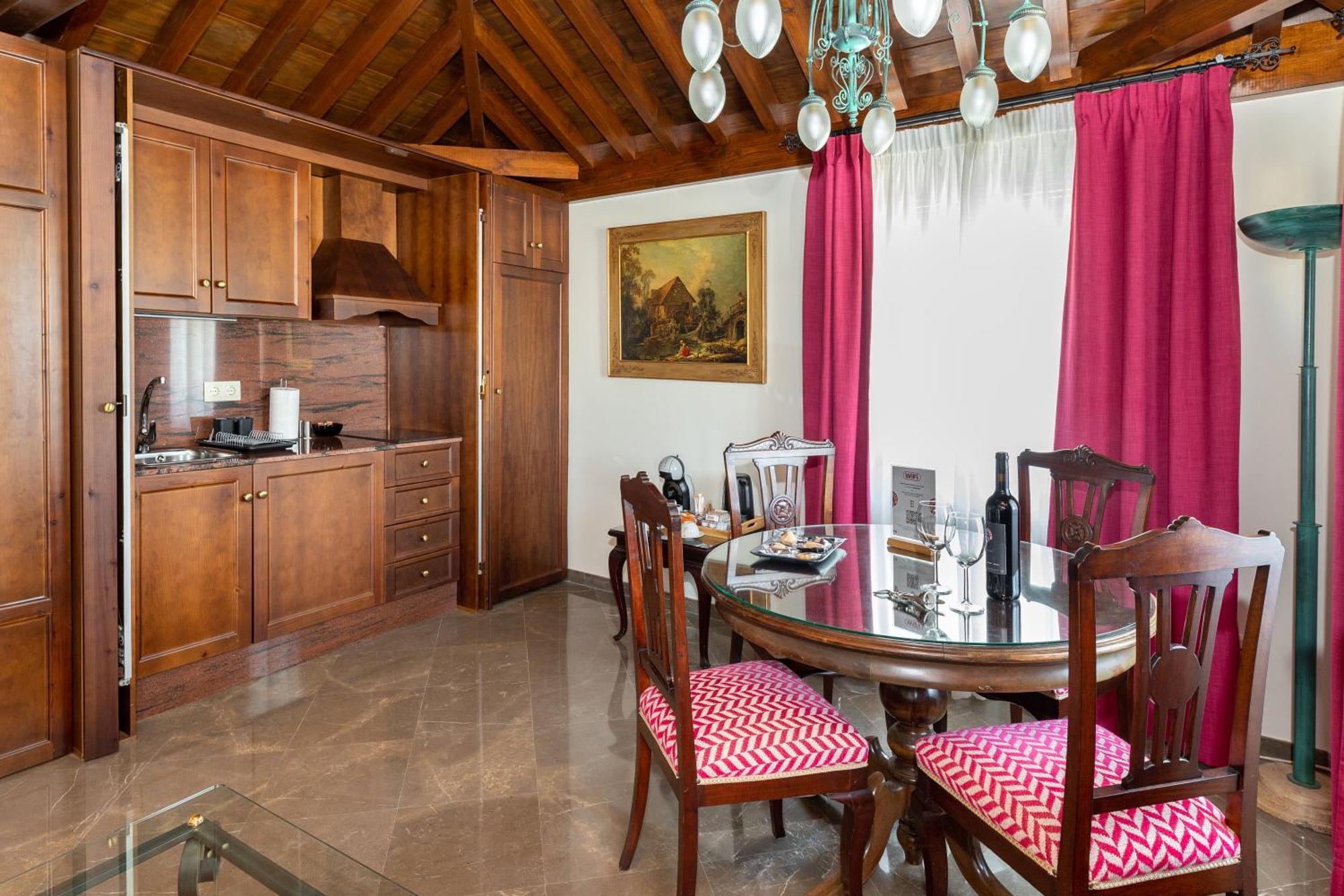Apartamentos En Pleno Centro, Aljibe Rodrigo Del Campo 2B グラナダ エクステリア 写真