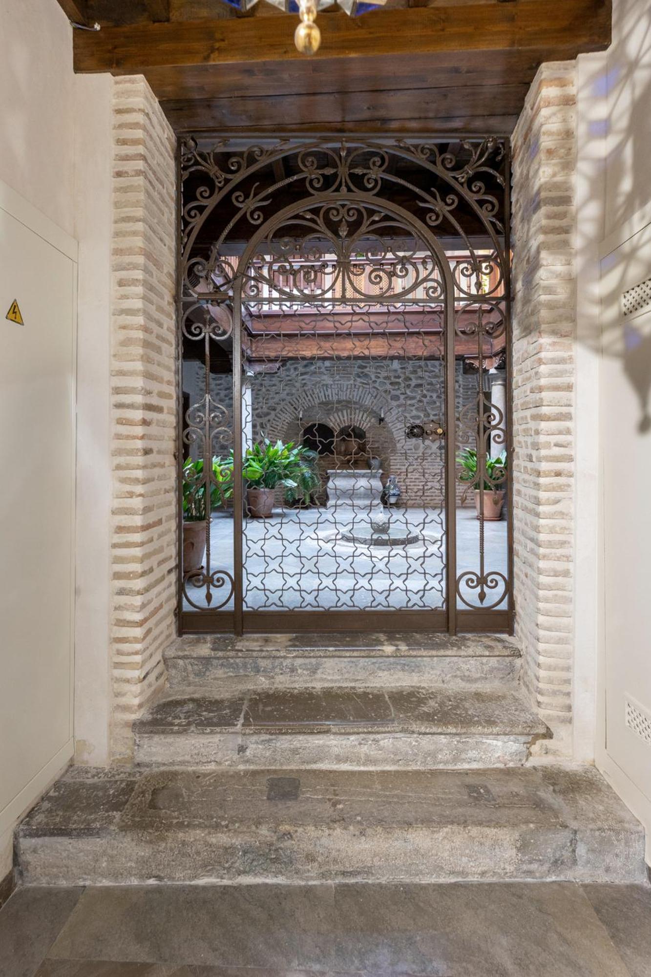 Apartamentos En Pleno Centro, Aljibe Rodrigo Del Campo 2B グラナダ エクステリア 写真